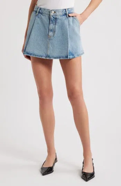 Frame Pleated Denim Mini Skirt In Outlaw In Blue