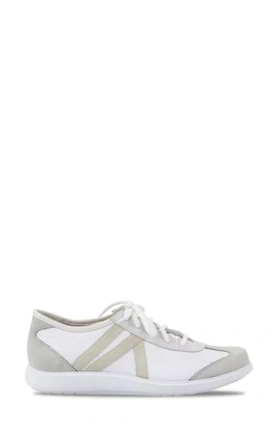 Munro Clemens Sneaker In White