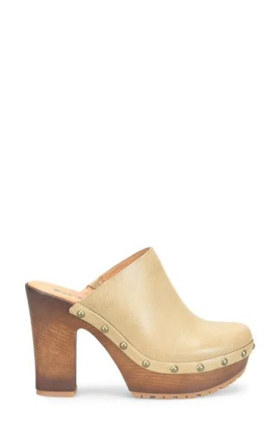 Korks Auburn Stud Clog In White