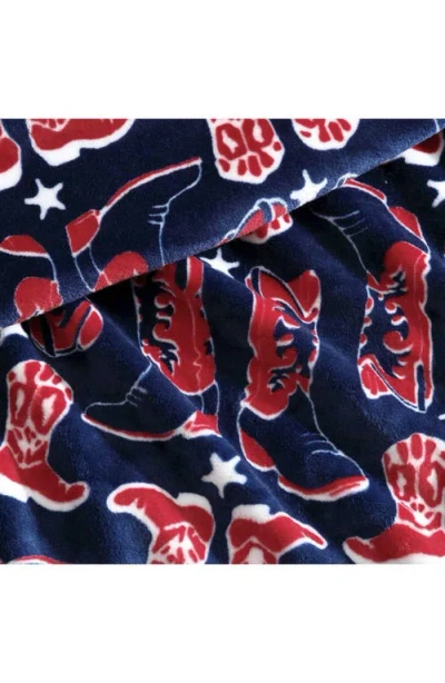 Wrangler Knockin' Boots Ultrasoft Plush Throw In Multi