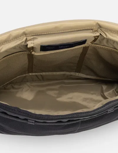 Trvr Staple Messenger M