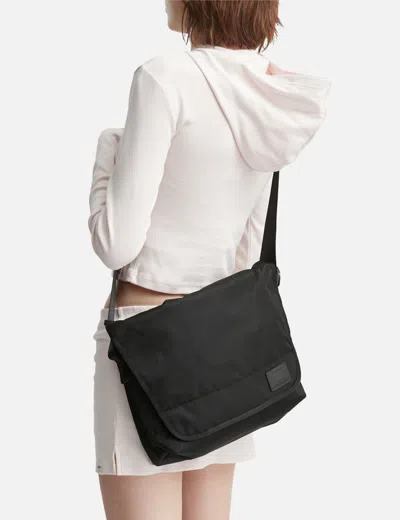 Trvr Staple Messenger M