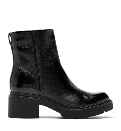 La Canadienne Alec Crinkle Leather Lug-sole Ankle Booties In Black