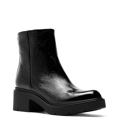 La Canadienne Alec Crinkle Leather Lug-sole Ankle Booties In Black