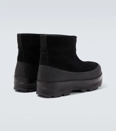 Stone Island S100120 Suede Boots In Black