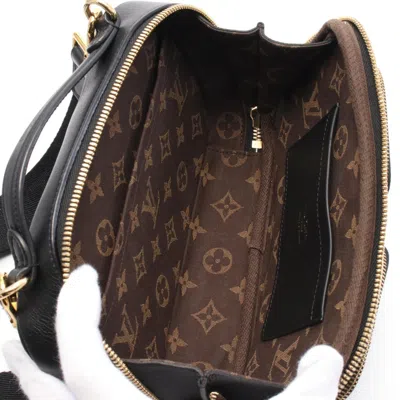 Pre-owned Louis Vuitton Black Leather Shoulder Bag ()