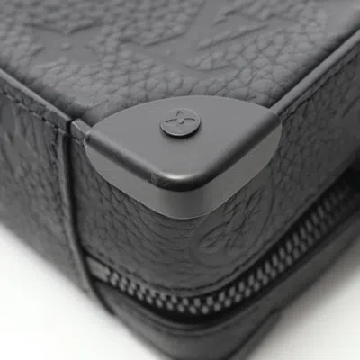 Pre-owned Louis Vuitton Black Leather Shoulder Bag ()