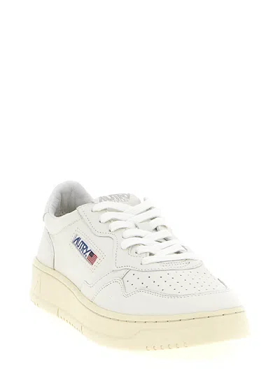 Autry Medalist Classic White Low-top Sneakers In White