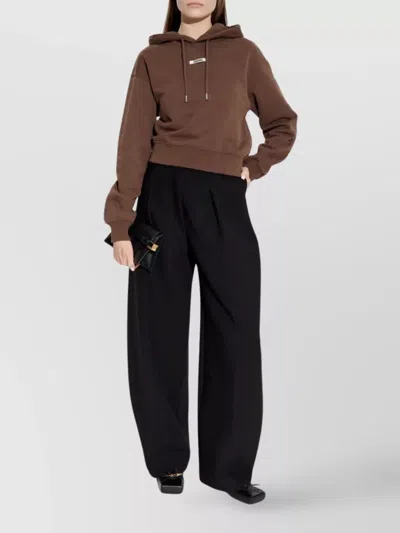 Jacquemus Le Hoodie Gros Grain Brown Cropped Hoodie With Drawstring Hood And Logo Patch On The Front In Cotton In Brown
