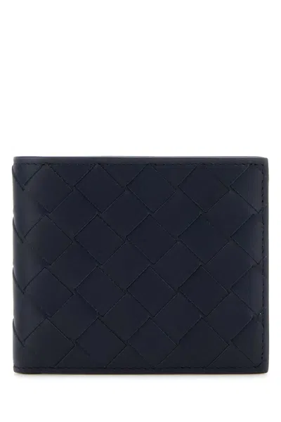 Bottega Veneta Men Navy Blue Leather Intrecciato Wallet In Blue