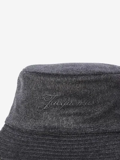 Jacquemus Le Bob Bucket Hat In Gray
