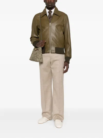 罗纹边饰皮夹克