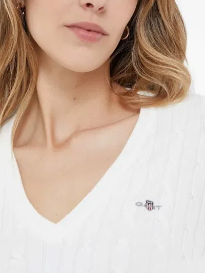 粗绞花针织V领毛衣