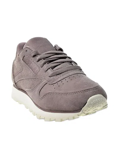 经典皮质运动鞋