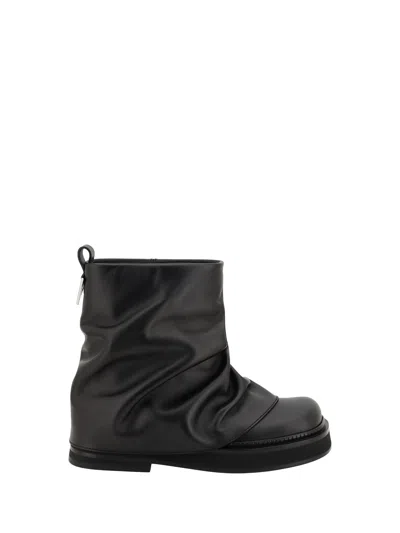 Attico Solid Color Leather Boots With Squared Toe In Black