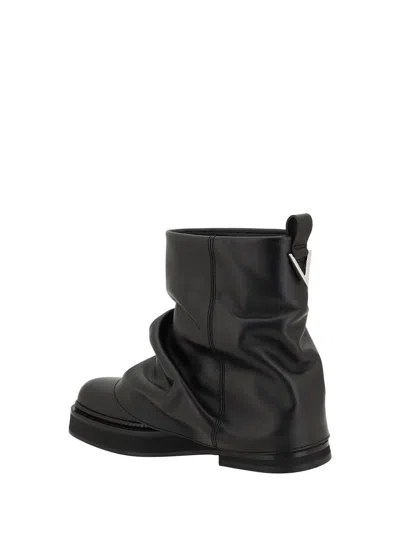 Attico Solid Color Leather Boots With Squared Toe In Black