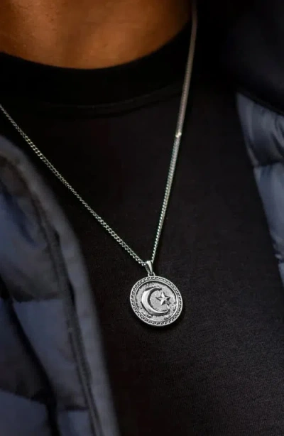 Vincero Crescent Moon Pendant Necklace In Metallic