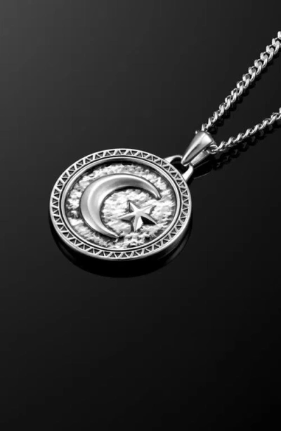 Vincero Crescent Moon Pendant Necklace In Metallic