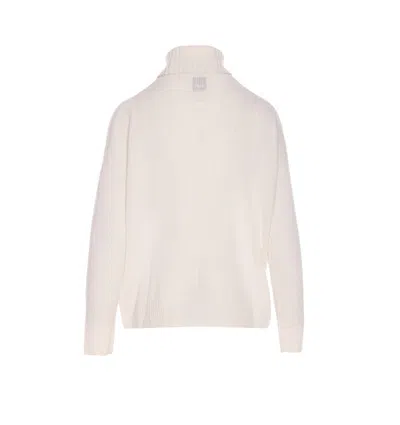 Allude Turtleneck Cashmere Sweater In White