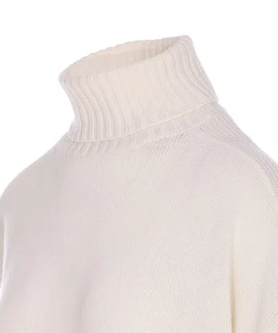 Allude Turtleneck Cashmere Sweater In White