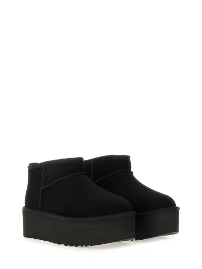 Ugg Stivale Classic Ultra Mini Con Plateau In Black