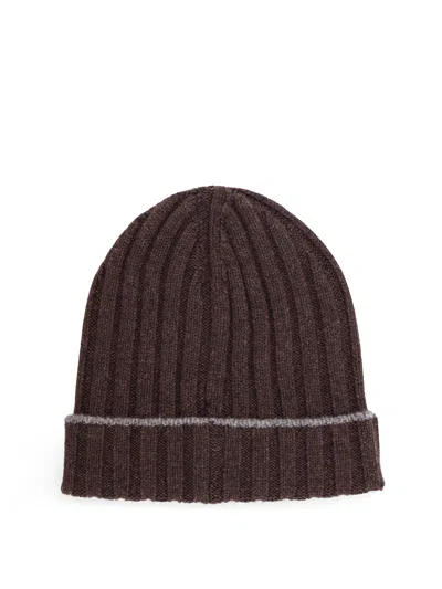 Brunello Cucinelli Logo Patch Ribbed Beanie In Brown