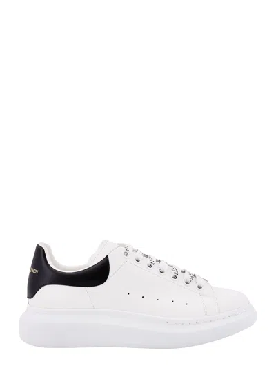Alexander Mcqueen White And Black Low-top Sneakers With Chunky Sole And Contrasting Heel Tab In Leather Man In White