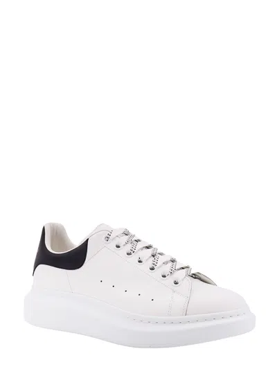 Alexander Mcqueen White And Black Low-top Sneakers With Chunky Sole And Contrasting Heel Tab In Leather Man In White