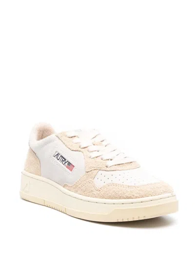 Autry Low Platform Sole Suede Sneakers In Neutral