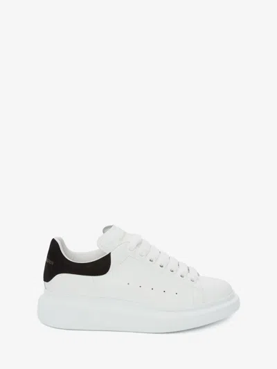 Alexander Mcqueen Oversized Sneakers In Leather With Contrasting Heel Tab In Black