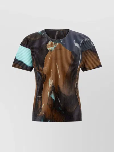 Issey Miyake Abstract Crew Neck Ribbed Short Sleeve Top In Multi