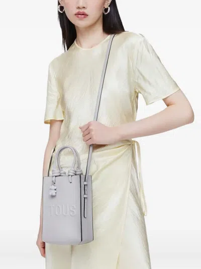 结饰细节手提包