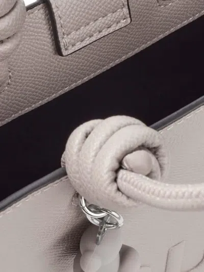 结饰细节手提包