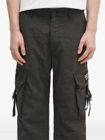 Levi's Cargo-pocket Graphic-patch Trousers In Black