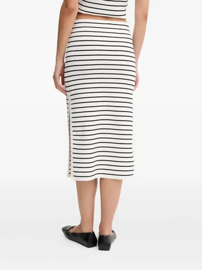 条纹侧开衩中长半身裙
