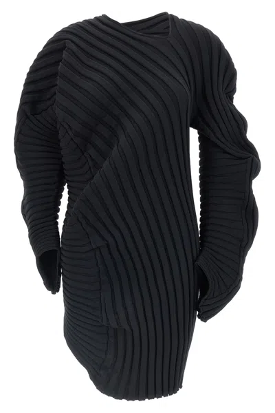 Issey Miyake Women Knit As If Top In Black