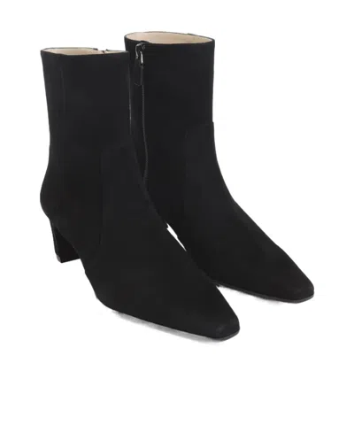 Stuart Weitzman Pointed Toe Ankle Boots With Mid-height Heel In Black