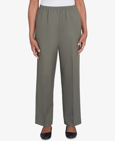 Alfred Dunner Women's Classic Accord Elastic Waist Short Length Pants In Green