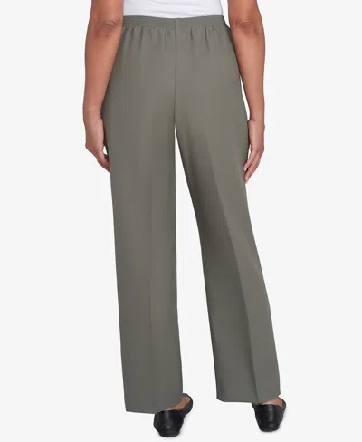 Alfred Dunner Women's Classic Accord Elastic Waist Short Length Pants In Green