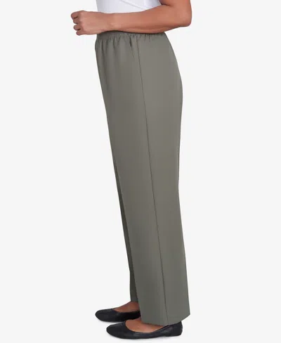 Alfred Dunner Women's Classic Accord Elastic Waist Short Length Pants In Green