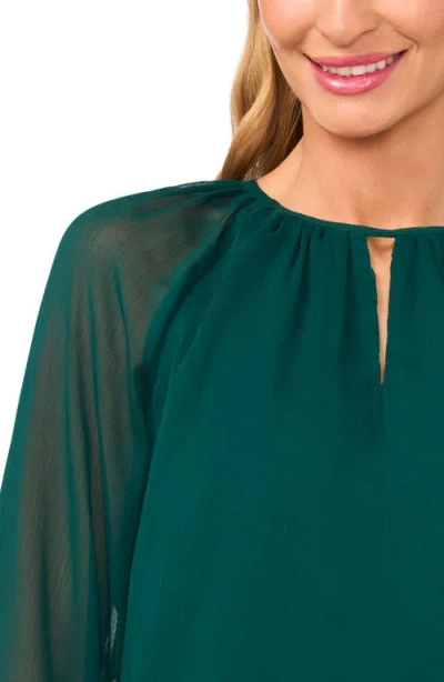 Cece Tiered Flowy Keyhole Blouse In Green