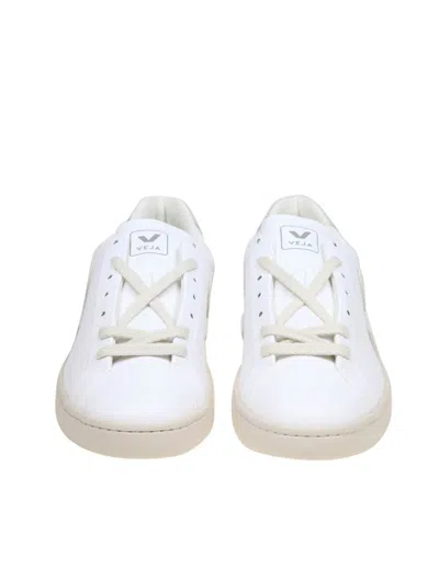 Veja Sneakers In Coated Organic Cotton In White