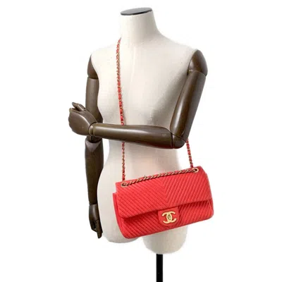Pre-owned Chanel Chevron (v Stitch) Red Color Leather Shoulder Bag ()