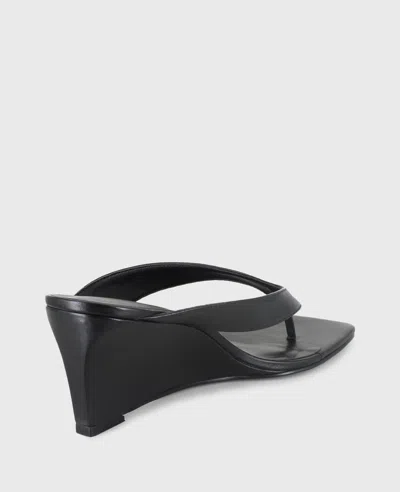 Kenneth Cole Susannah Leather Thong Wedge Sandal In Black