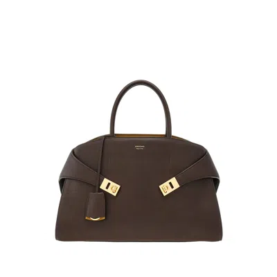 Ferragamo Borsa A Mano Hug Piccola In Pelle Marrone  Donna In Brown