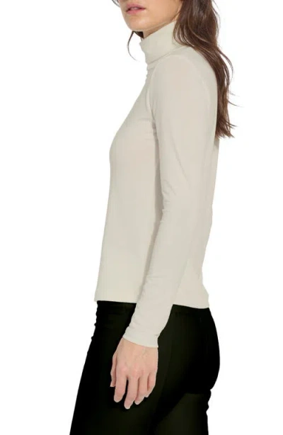 Lyssé Essential Longsleeve Turtleneck In Neutral