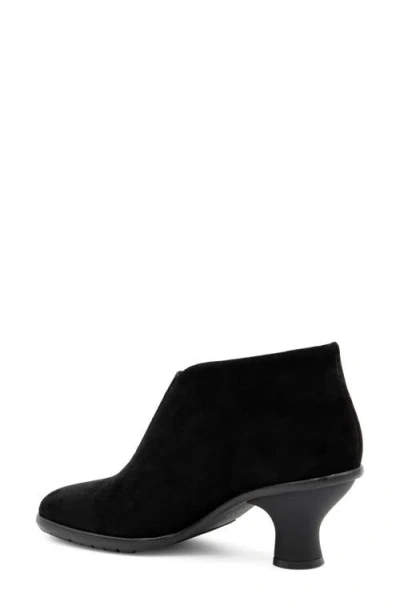 Rangoni Beverly Bootie In Black