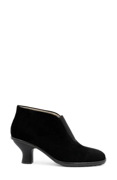 Rangoni Beverly Bootie In Black