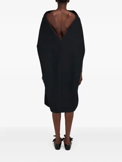 Ferragamo Robe Avec Cape Noir In Black