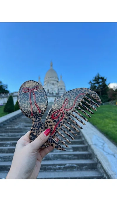 Solar Eclipse Handpainted Compact 2-1 Perfect Daily Brush